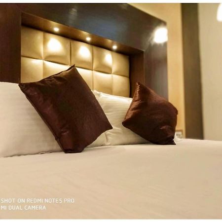 Hotel The Royal, Sehore 外观 照片