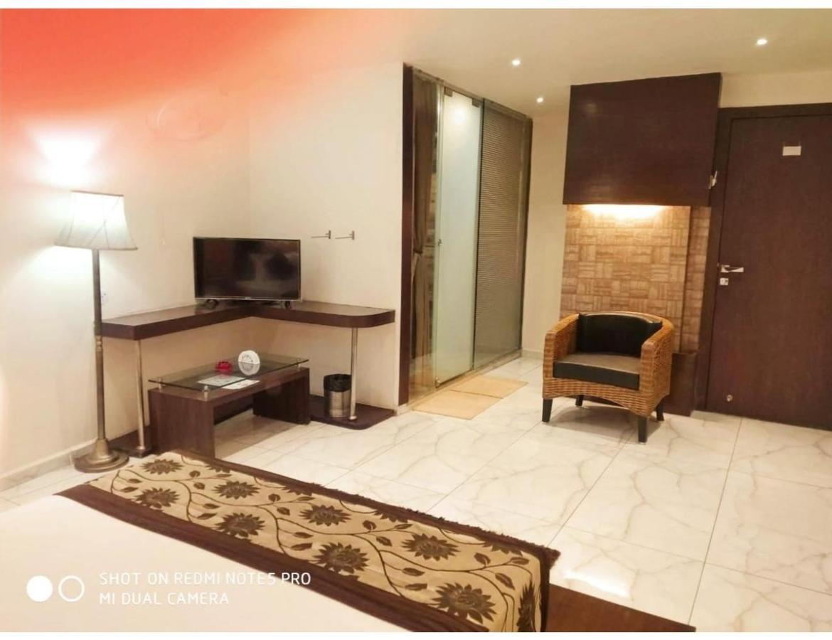 Hotel The Royal, Sehore 外观 照片